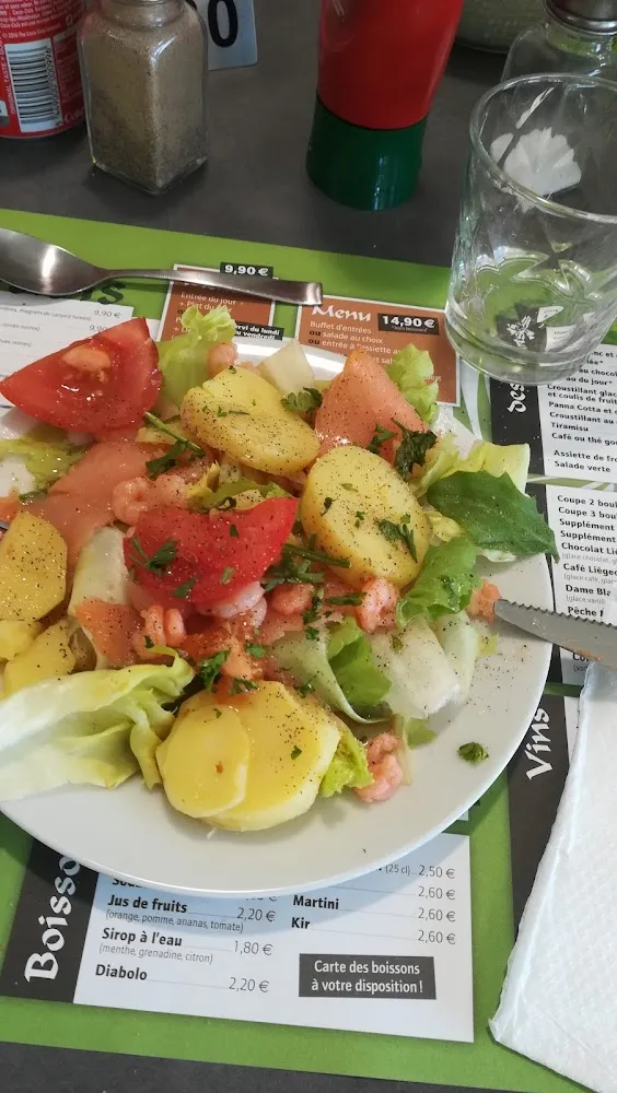 Salade de Pomme de Terre Tomates Saumon Fumé