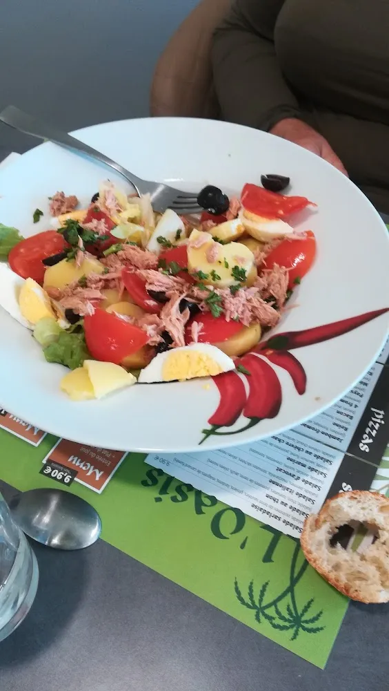 Salade de Thon Tomate Pomme de Terre Œufs Et Olives